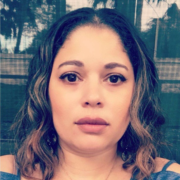 Meet your Posher, Christina - Picture 2 of 2